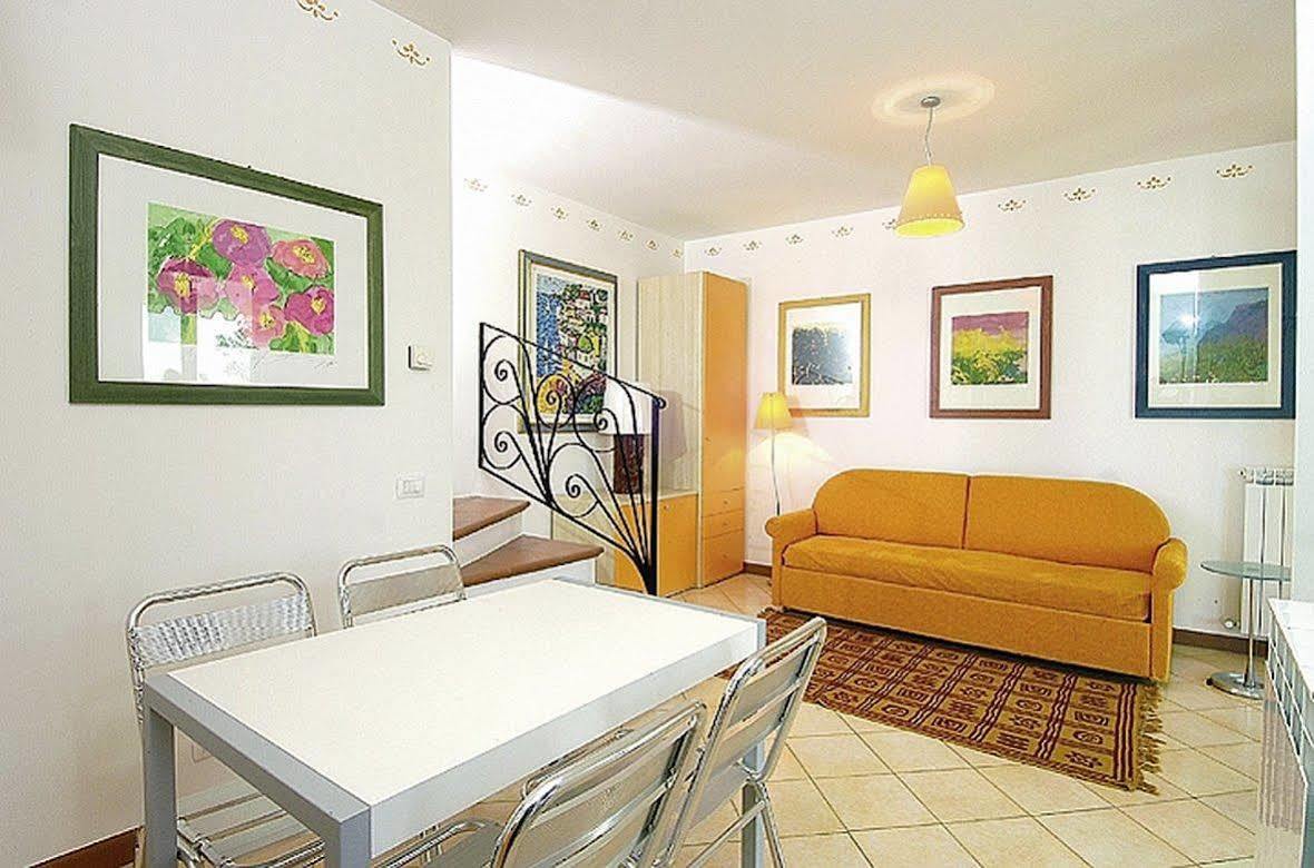 Residence I Giardini Del Conero ポルト・レカナーティ エクステリア 写真