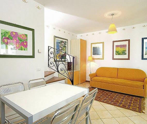 Residence I Giardini Del Conero ポルト・レカナーティ エクステリア 写真